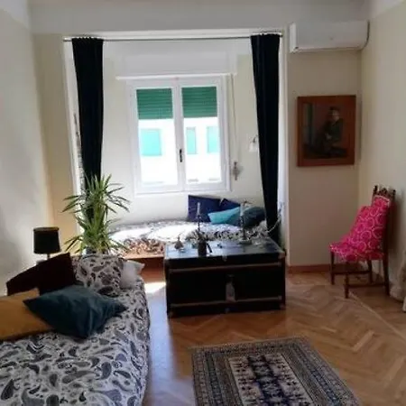 Beautiful With Great Downtown Location *